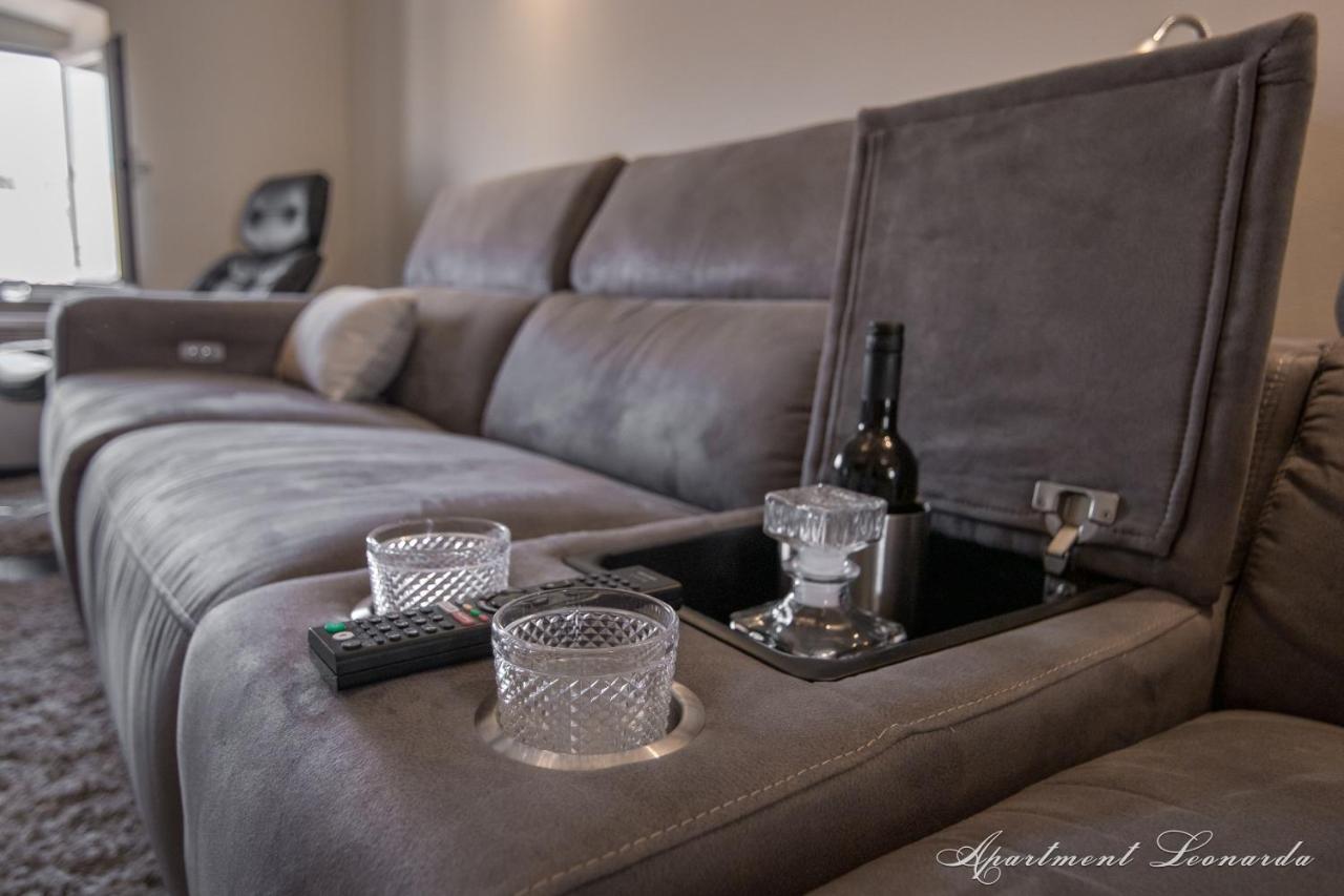 Penthouse Leonarda With Private Parking Apartman Póla Kültér fotó